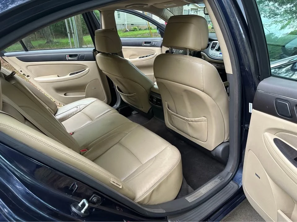 2011 Hyundai Genesis - Image 14 of 14