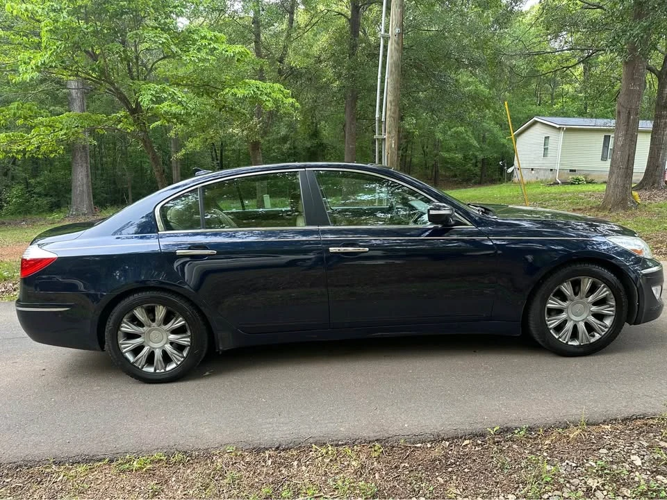 2011 Hyundai Genesis - Image 4 of 14