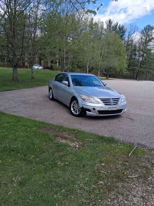 2011 Hyundai Genesis - Image 3 of 4