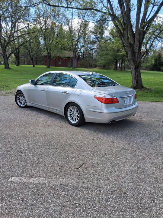 2011 Hyundai Genesis - Image 4 of 4