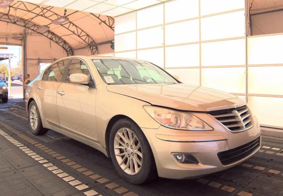 2011 Hyundai Genesis - Image 2 of 7