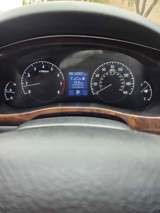 2011 Hyundai Genesis - Image 7 of 17