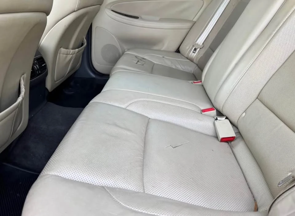 2011 Hyundai Genesis - Image 7 of 12