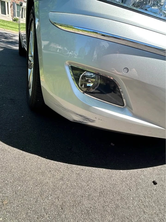 2011 Hyundai Genesis - Image 5 of 15