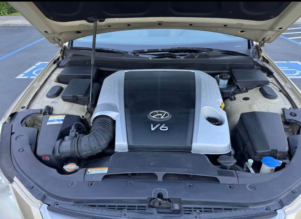 2011 Hyundai Genesis - Image 12 of 12