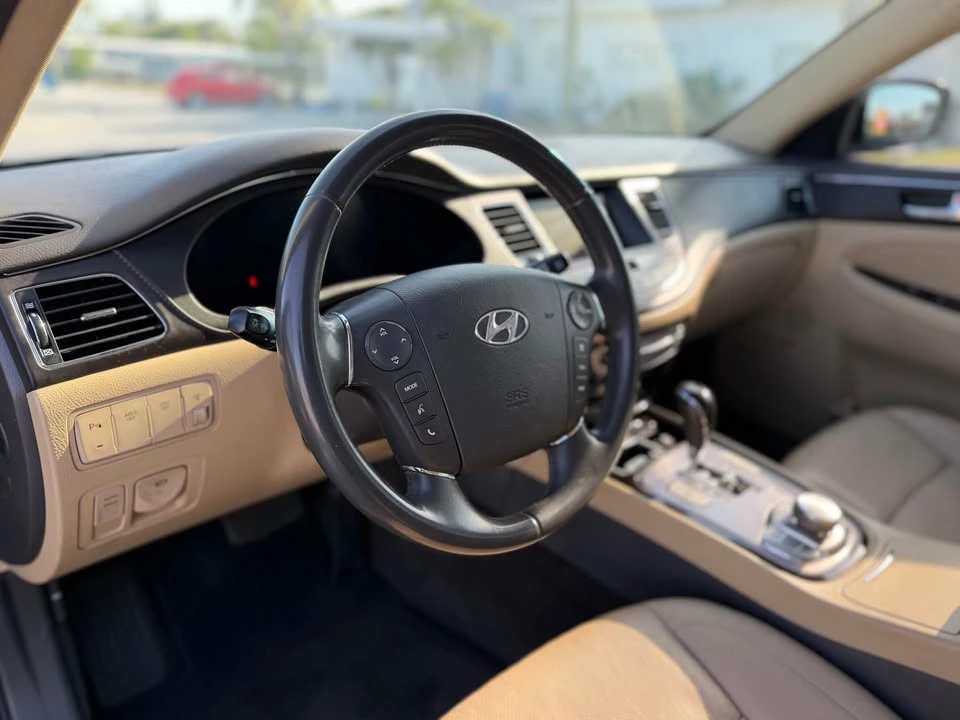 2011 Hyundai Genesis - Image 5 of 15
