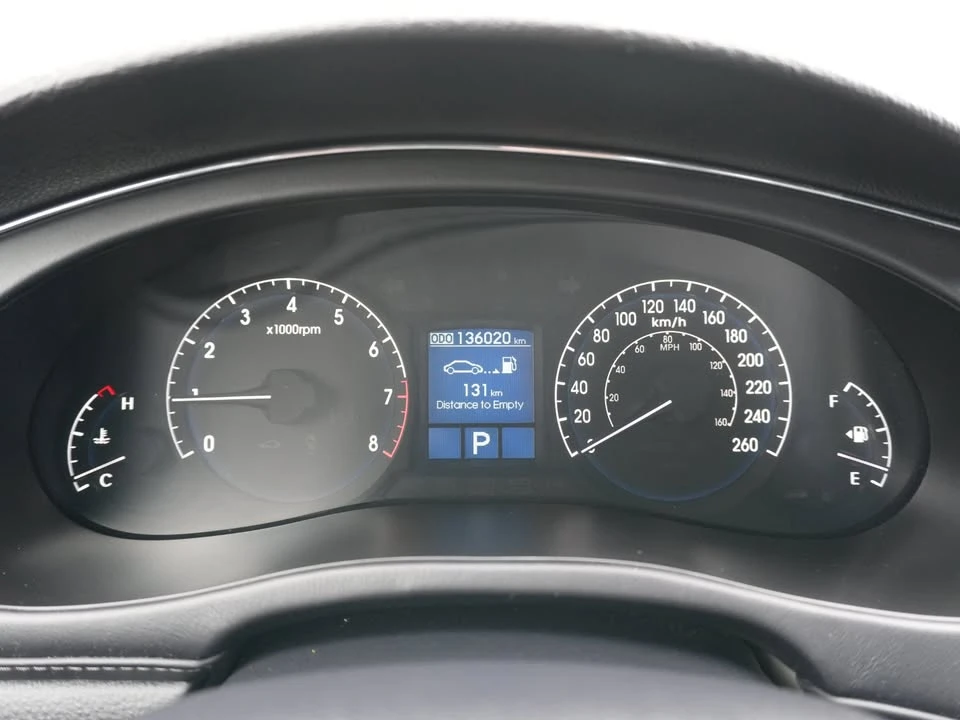 2011 Hyundai Genesis - Image 11 of 16