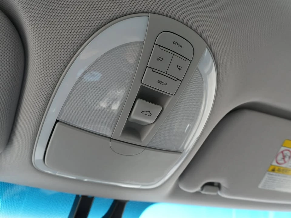 2011 Hyundai Genesis - Image 15 of 16