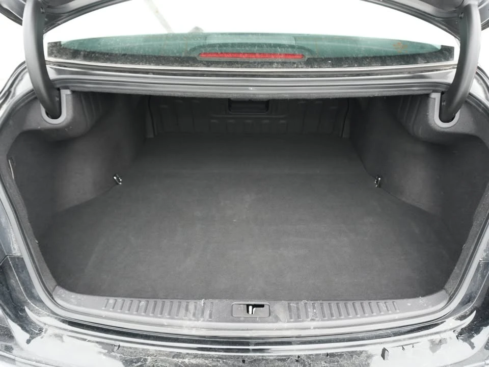 2011 Hyundai Genesis - Image 7 of 16