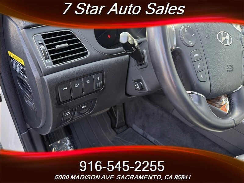 2011 Hyundai Genesis - Image 8 of 20