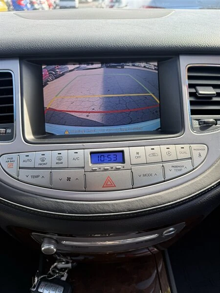 2011 Hyundai Genesis - Image 14 of 20