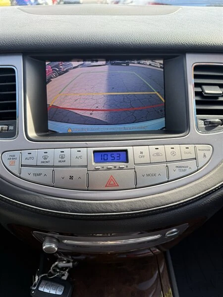 2011 Hyundai Genesis - Image 17 of 20