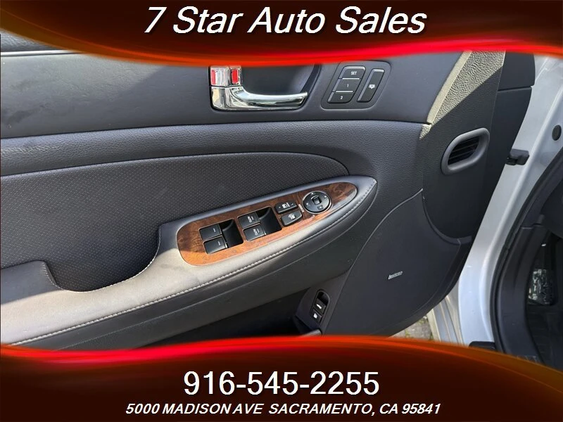 2011 Hyundai Genesis - Image 7 of 20