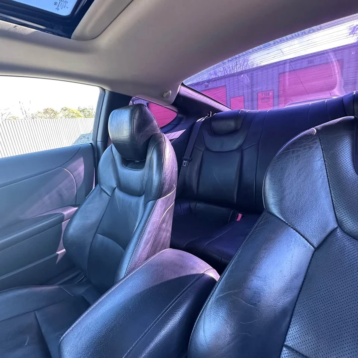 2011 Hyundai Genesis - Image 18 of 20