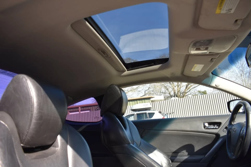 2011 Hyundai Genesis - Image 19 of 20
