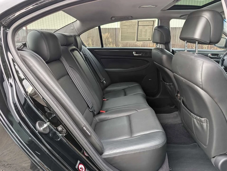 2011 Hyundai Genesis - Image 12 of 16
