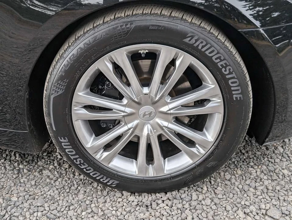 2011 Hyundai Genesis - Image 6 of 16