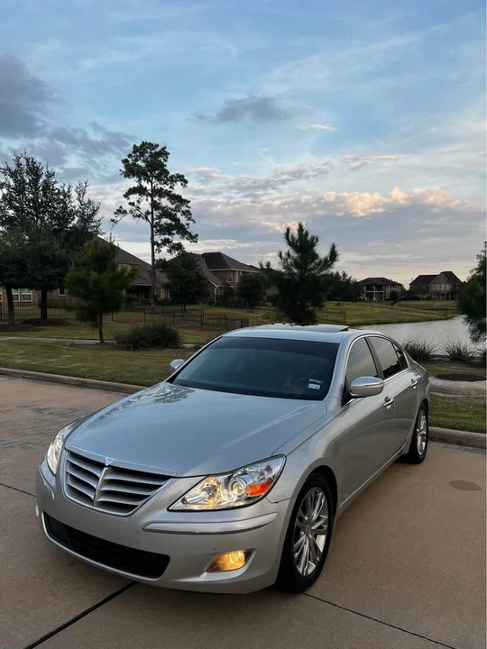 2011 Hyundai Genesis - Image 5 of 20