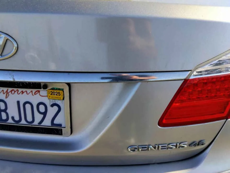 2011 Hyundai Genesis - Image 4 of 13