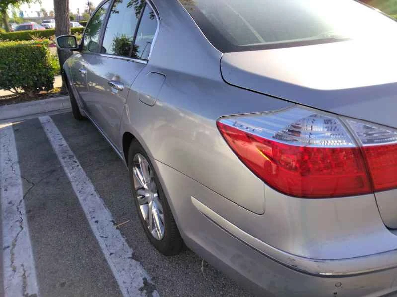 2011 Hyundai Genesis - Image 2 of 13