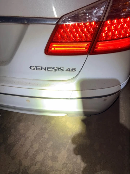 2011 Hyundai Genesis - Image 6 of 7