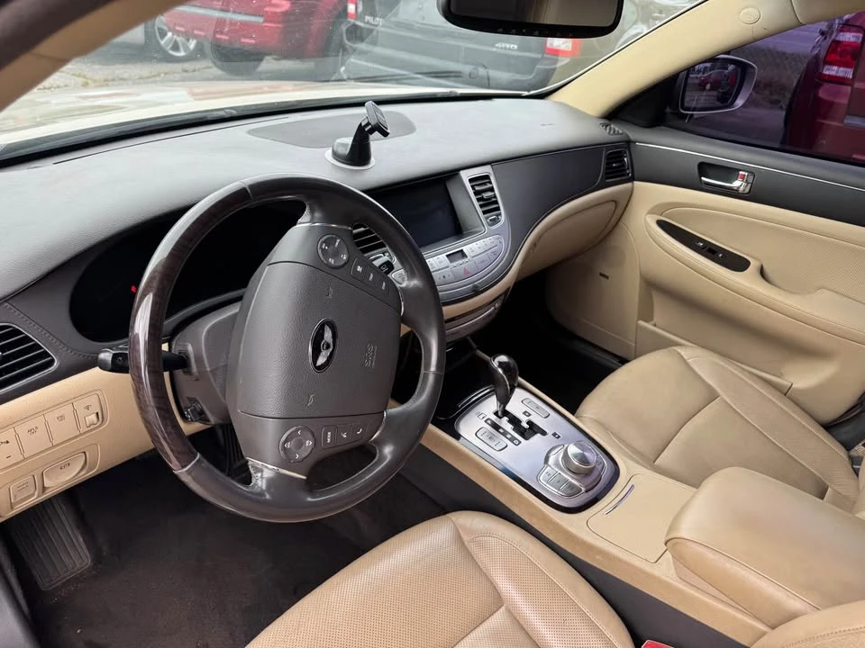 2011 Hyundai Genesis - Image 5 of 9