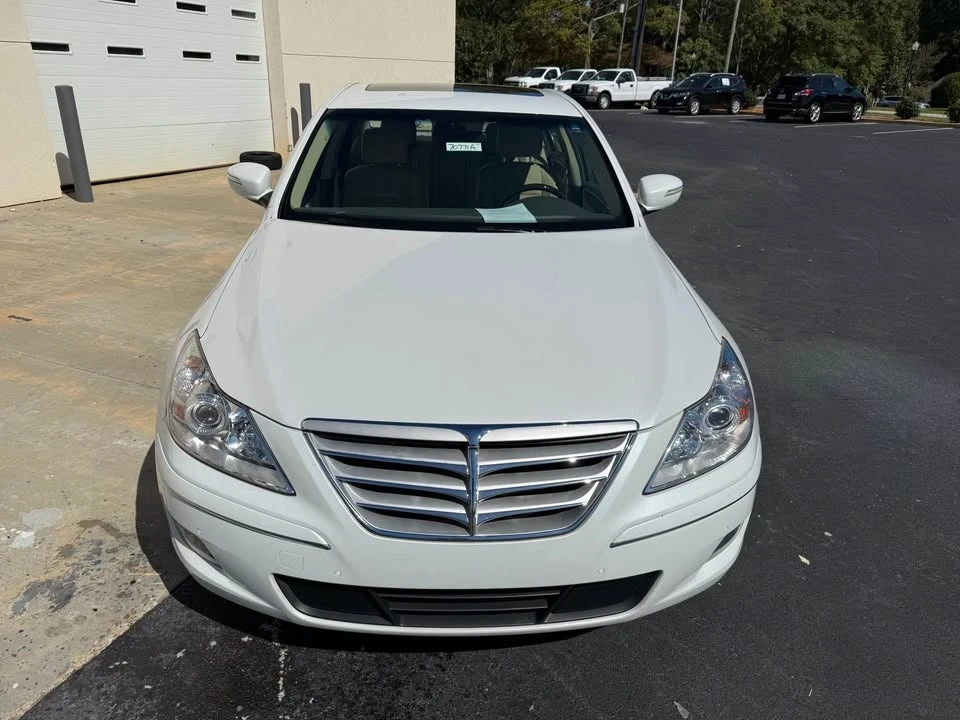 2011 Hyundai Genesis - Image 8 of 20