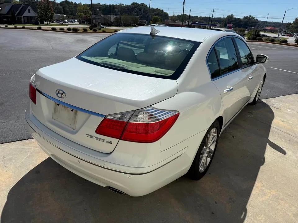 2011 Hyundai Genesis - Image 5 of 20