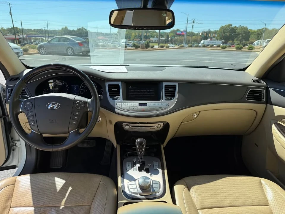 2011 Hyundai Genesis - Image 12 of 20
