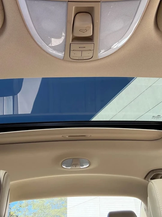 2011 Hyundai Genesis - Image 18 of 20