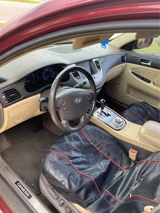 2011 Hyundai Genesis - Image 6 of 7