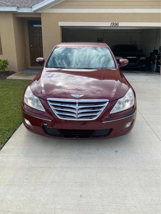 2011 Hyundai Genesis - Image 2 of 7