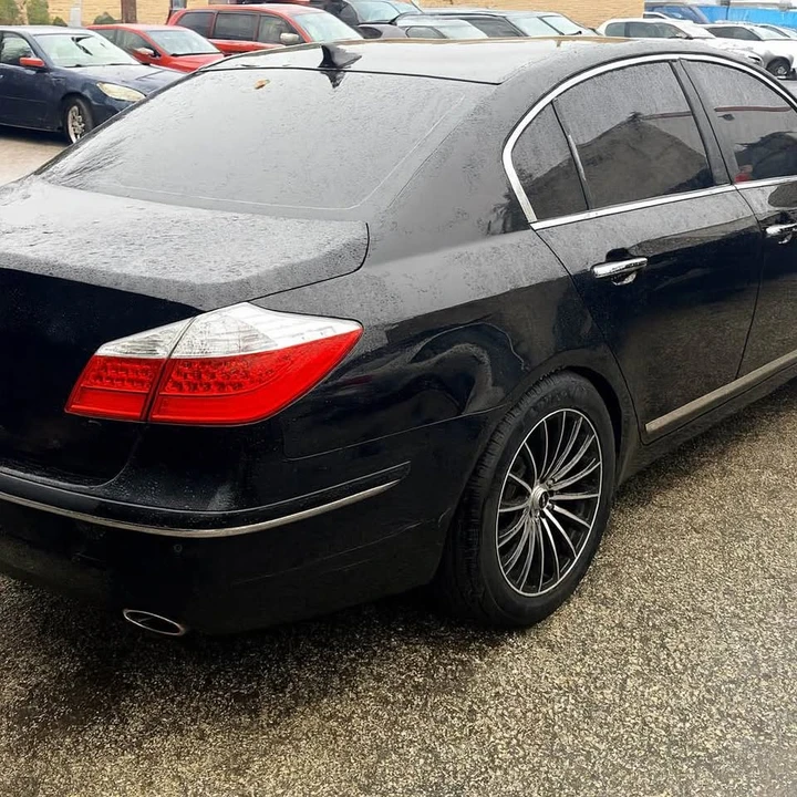 2011 Hyundai Genesis - Image 2 of 6