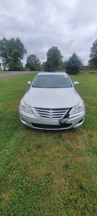2011 Hyundai Genesis - Image 11 of 11