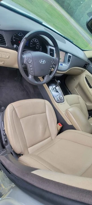 2011 Hyundai Genesis - Image 6 of 11