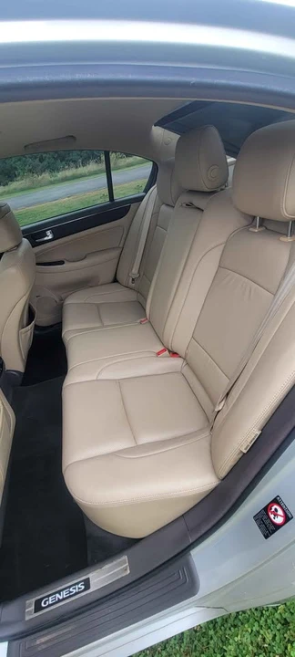 2011 Hyundai Genesis - Image 7 of 11
