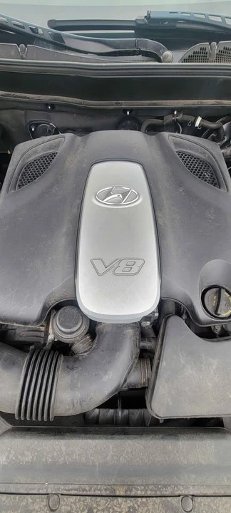 2011 Hyundai Genesis - Image 10 of 11