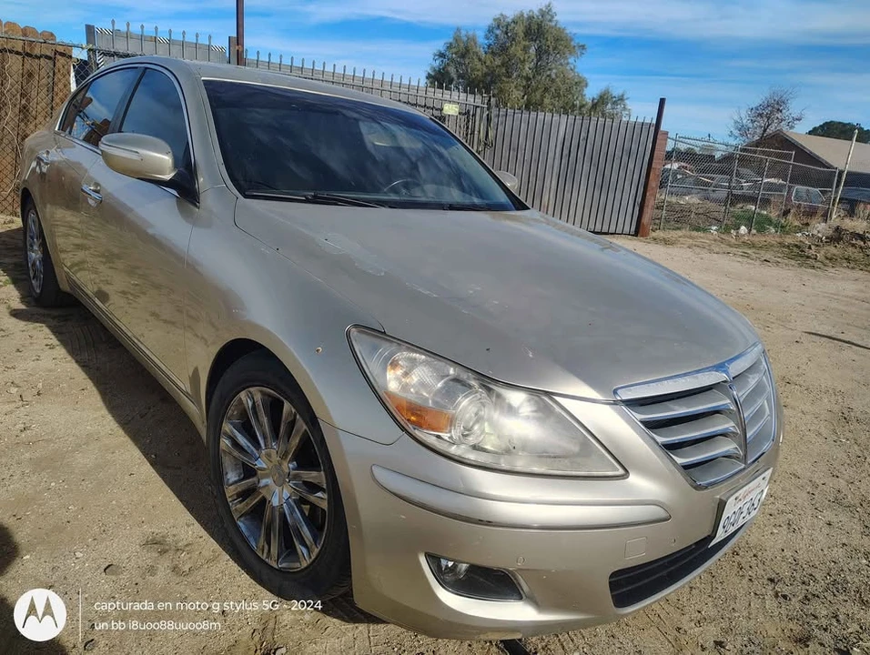 2011 Hyundai Genesis - Image 2 of 8