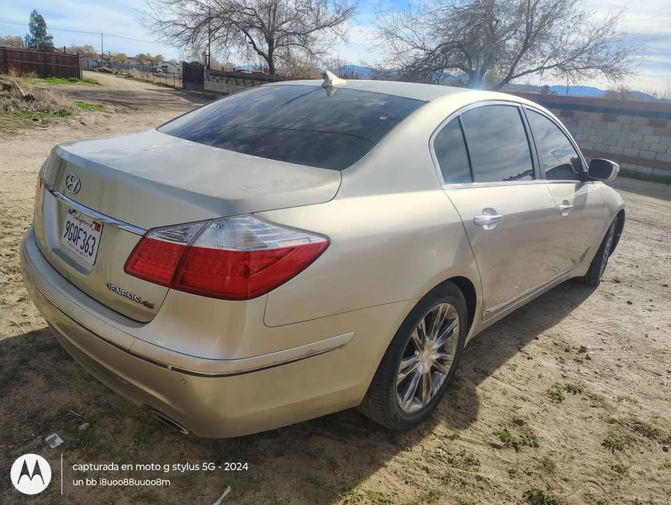 2011 Hyundai Genesis - Image 7 of 8