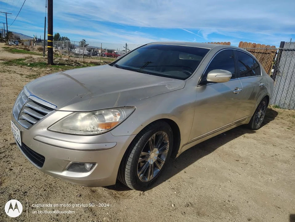 2011 Hyundai Genesis - Image 6 of 8