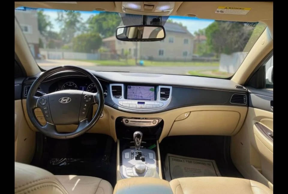 2011 Hyundai Genesis - Image 2 of 10