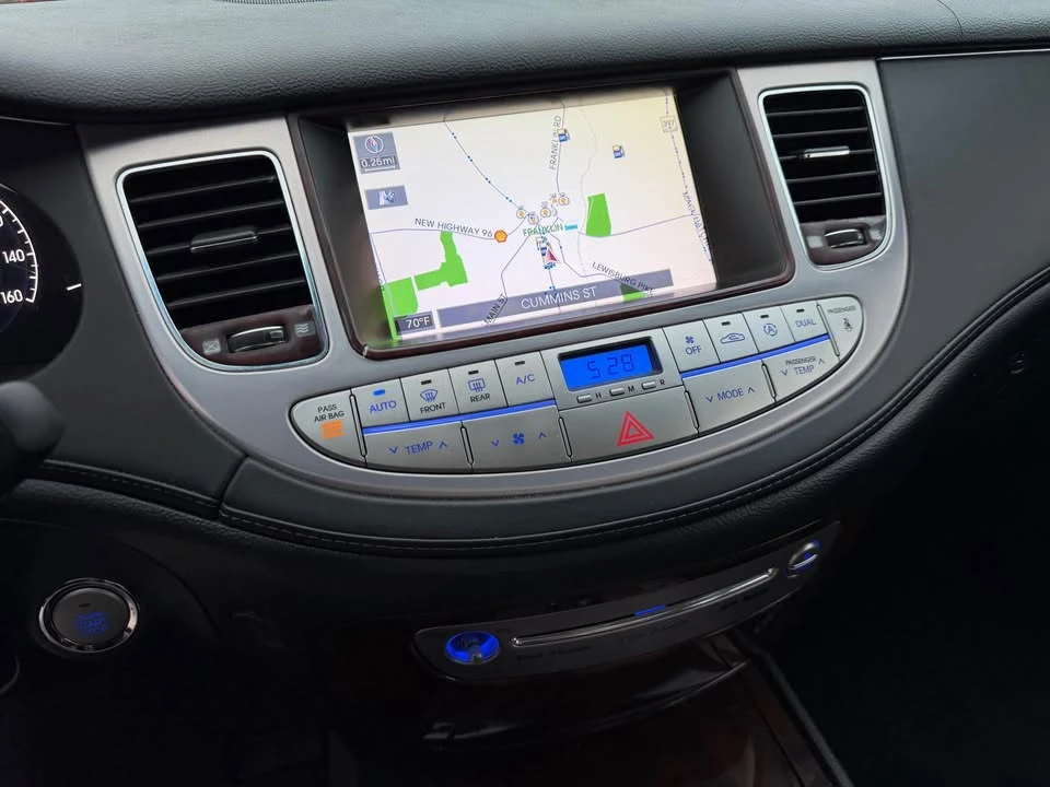 2011 Hyundai Genesis - Image 14 of 19