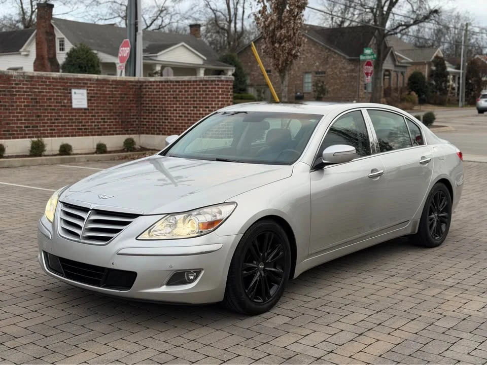 2011 Hyundai Genesis - Image 5 of 19