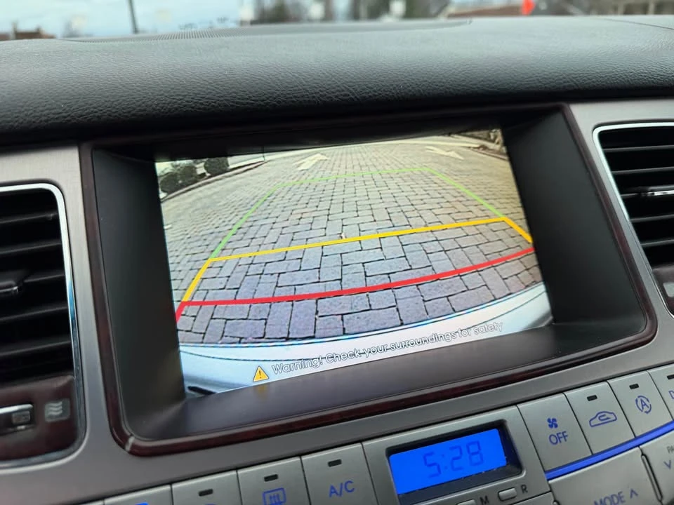 2011 Hyundai Genesis - Image 16 of 19