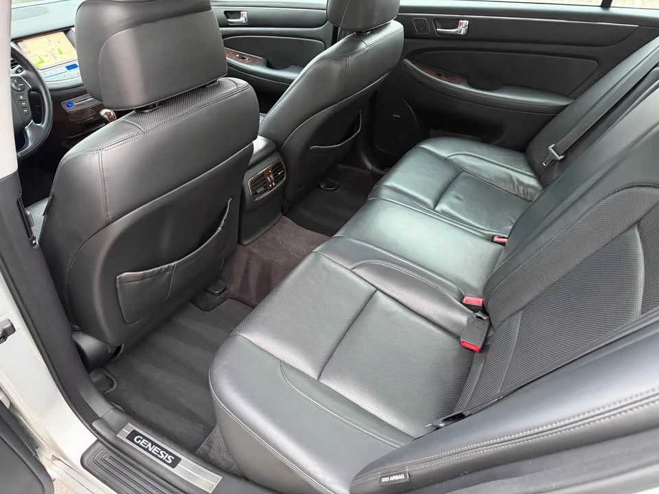 2011 Hyundai Genesis - Image 18 of 19