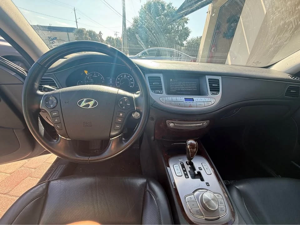 2011 Hyundai Genesis - Image 11 of 13