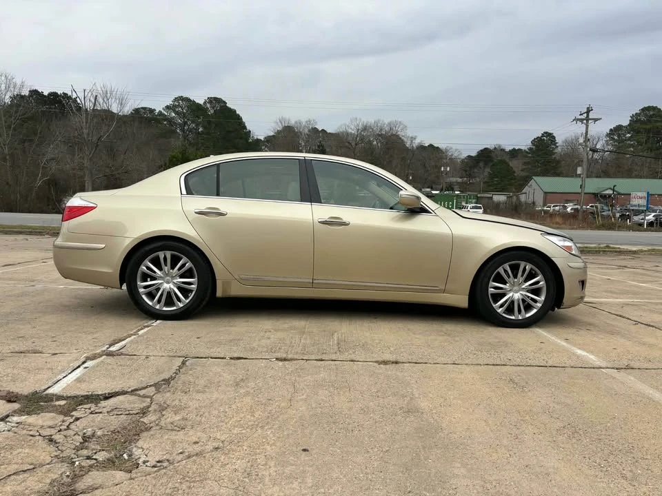 2011 Hyundai Genesis - Image 5 of 10