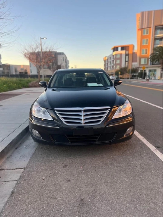 2011 Hyundai Genesis - Image 2 of 15