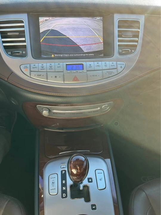 2011 Hyundai Genesis - Image 14 of 16