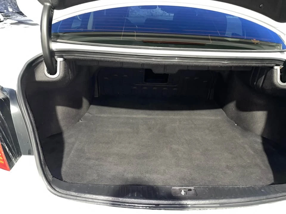 2011 Hyundai Genesis - Image 6 of 16